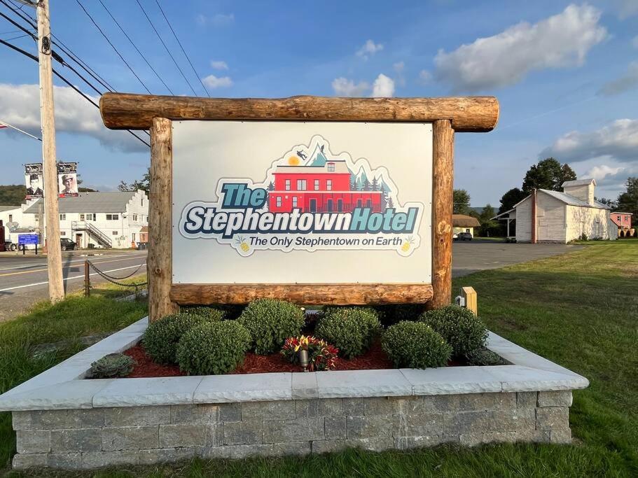 2 Bed Berkshire Getaway @ Stephentown Hotel Exterior photo